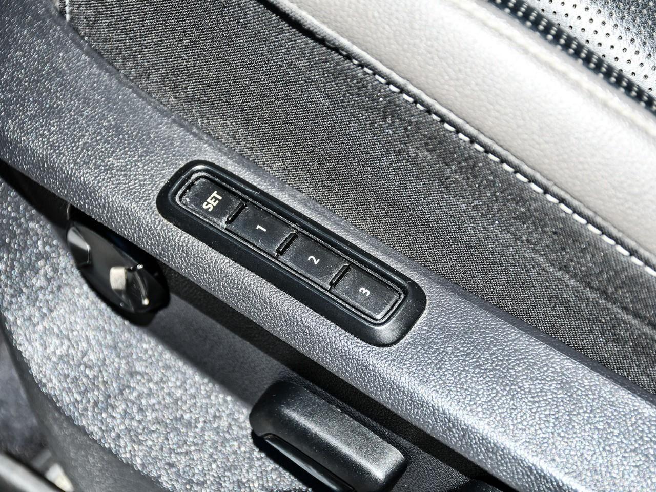 2023 Volkswagen Atlas 3.6 FSI Execline R-LINE | NAV | SUNROOF | HTD SEATS | REMOTE START Photo
