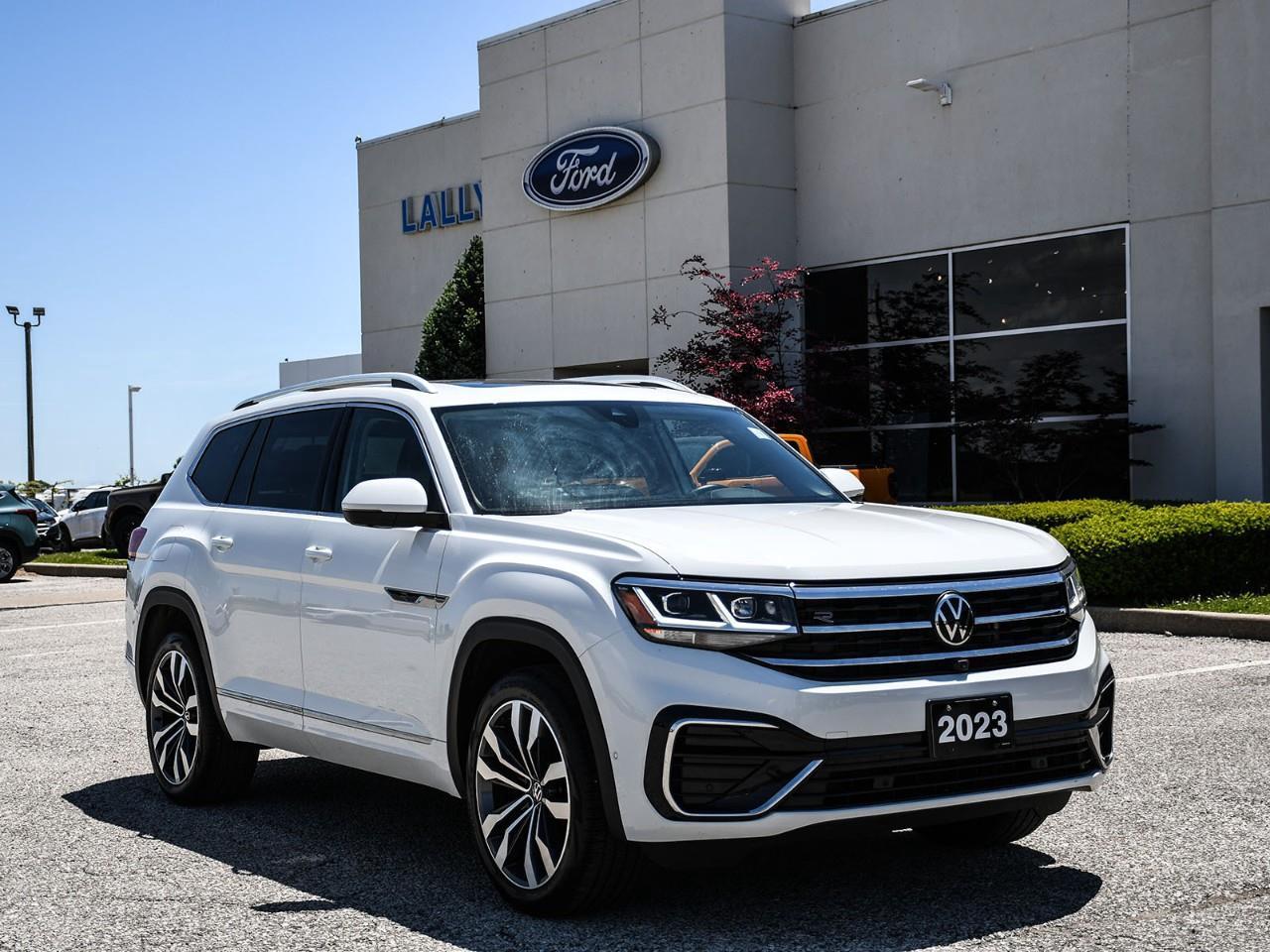 2023 Volkswagen Atlas 3.6 FSI Execline R-LINE | NAV | SUNROOF | HTD SEATS | REMOTE START Photo