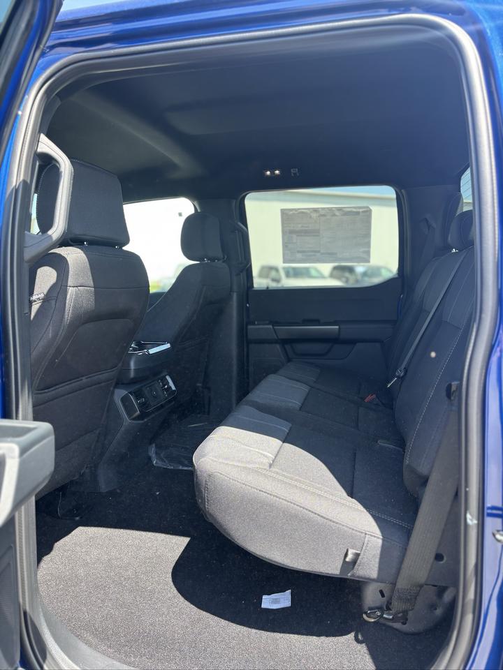 2026 Ford F-150 STX 4WD SuperCrew 5.5' Box Photo4