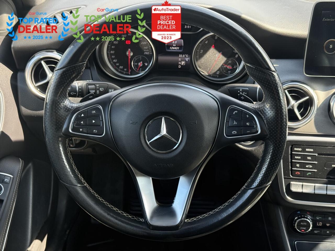 2018 Mercedes-Benz GLA | PREMIUM PKG | PANO | REAR CAMERA | AMBIENT LIGHT Photo