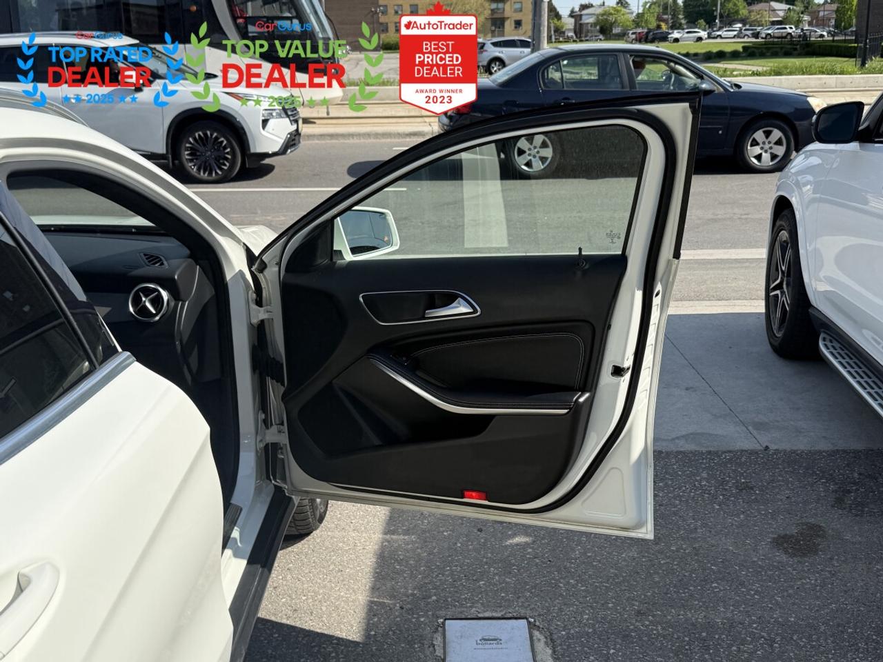 2018 Mercedes-Benz GLA | PREMIUM PKG | PANO | REAR CAMERA | AMBIENT LIGHT Photo