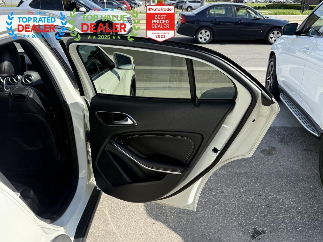 2018 Mercedes-Benz GLA | PREMIUM PKG | PANO | REAR CAMERA | AMBIENT LIGHT Photo