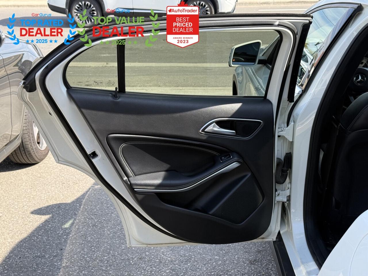 2018 Mercedes-Benz GLA | PREMIUM PKG | PANO | REAR CAMERA | AMBIENT LIGHT Photo