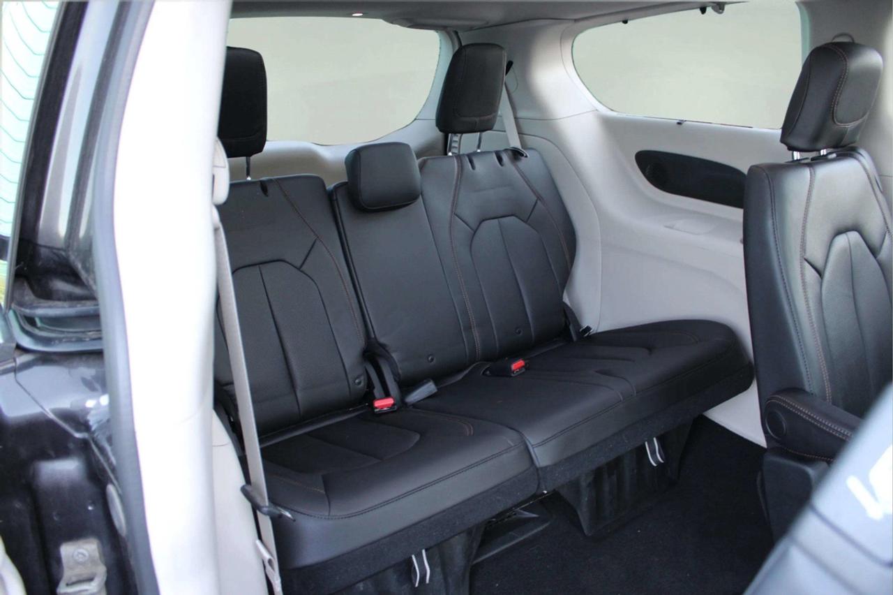 2019 Chrysler Pacifica Touring L Plus Photo