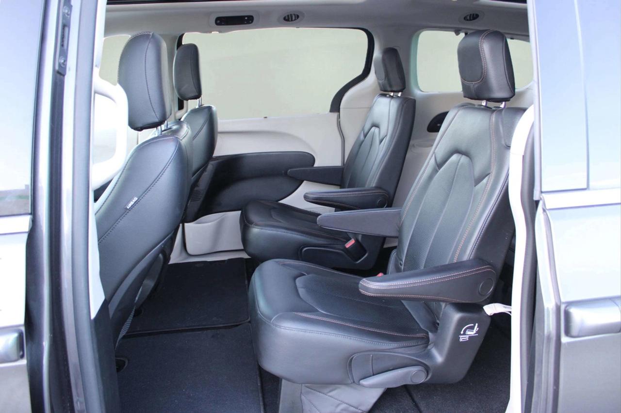 2019 Chrysler Pacifica Touring L Plus Photo