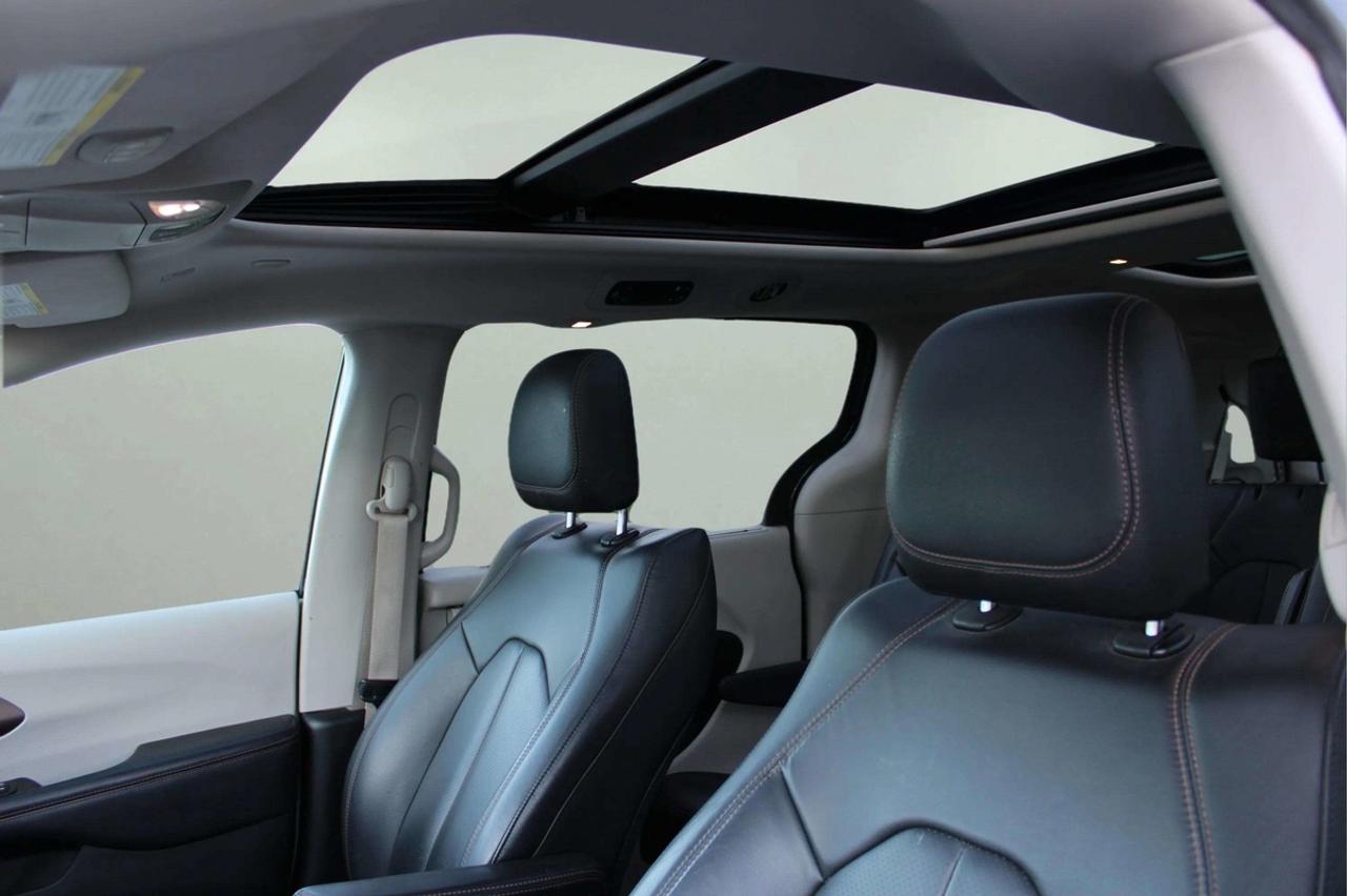 2019 Chrysler Pacifica Touring L Plus Photo
