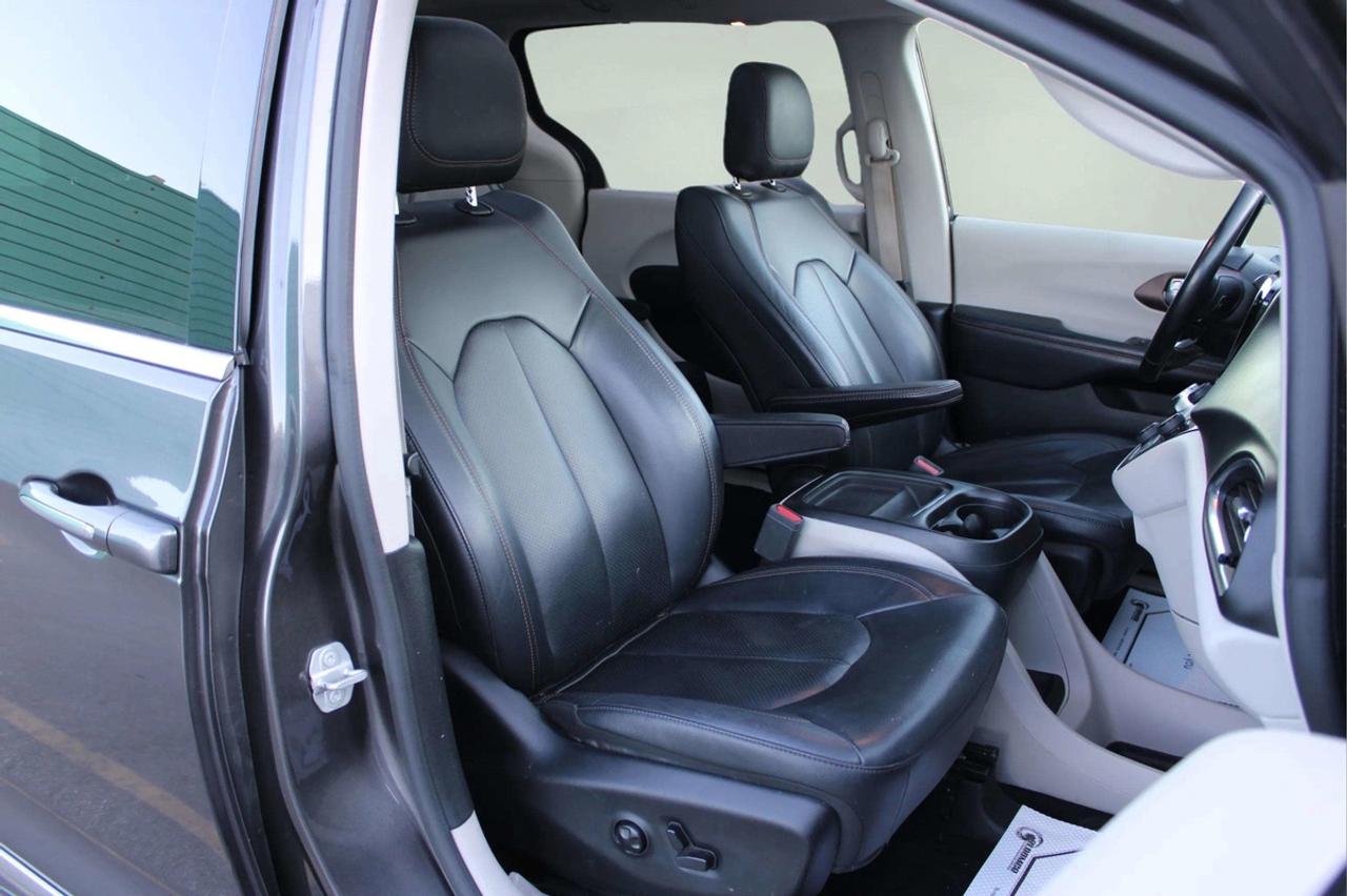 2019 Chrysler Pacifica Touring L Plus Photo