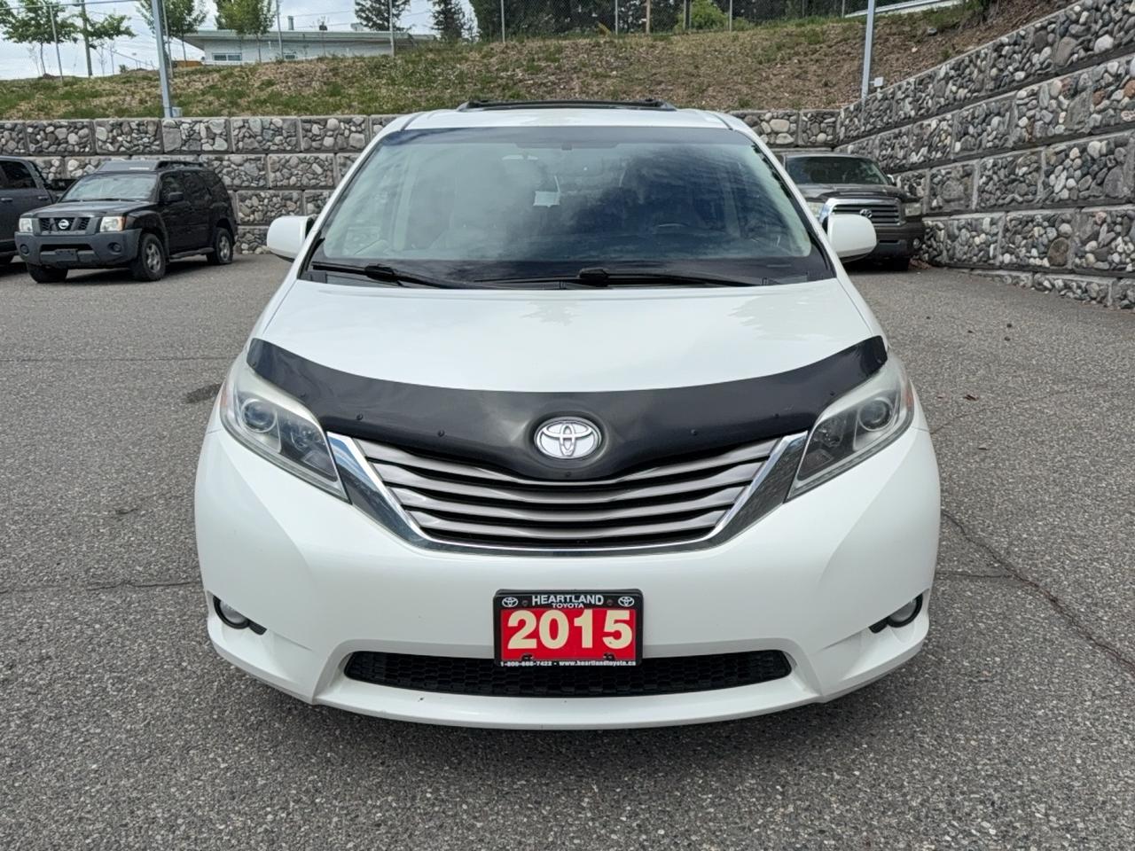 2015 Toyota Sienna XLE Limited Photo