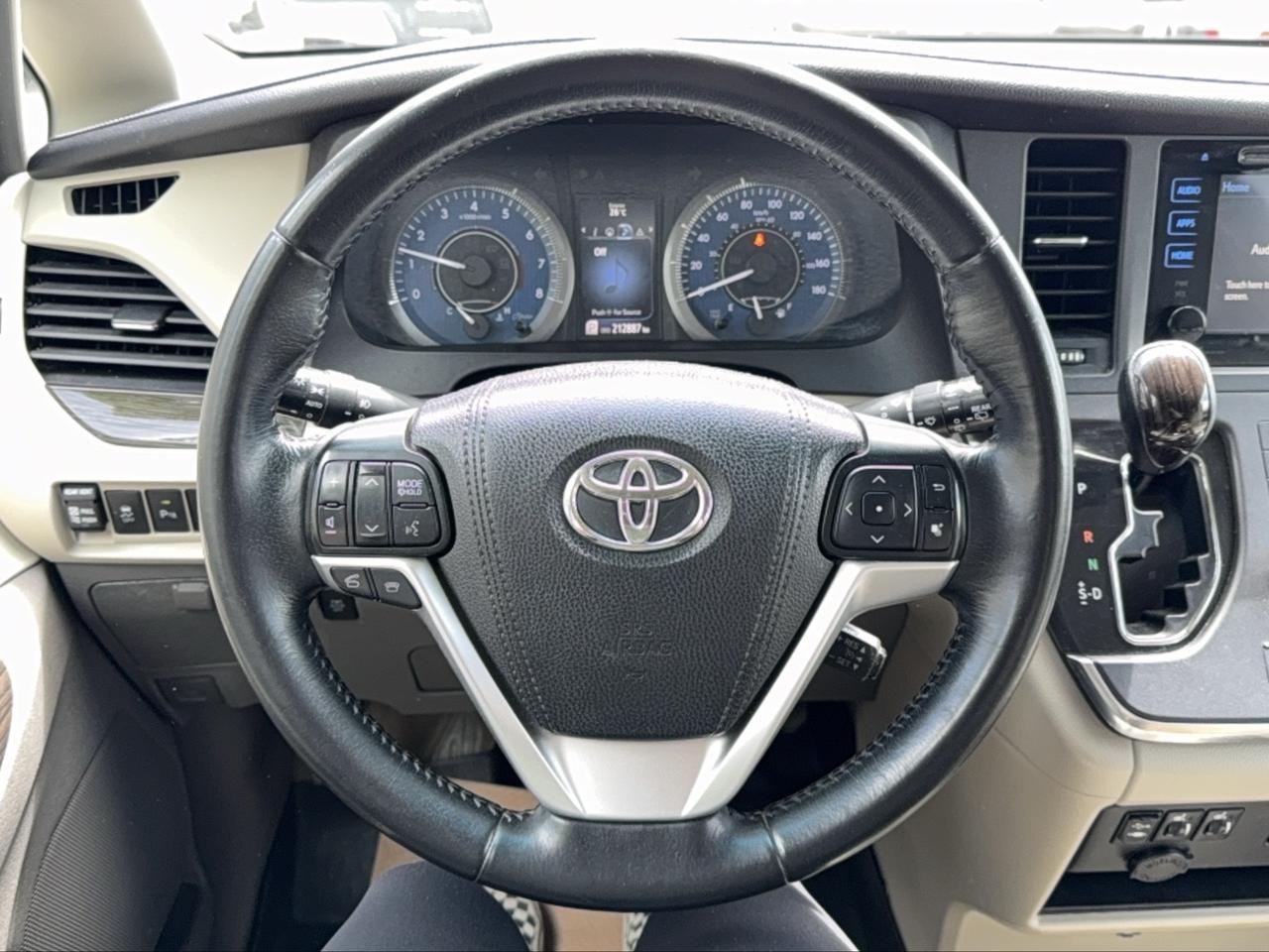 2015 Toyota Sienna XLE Limited Photo