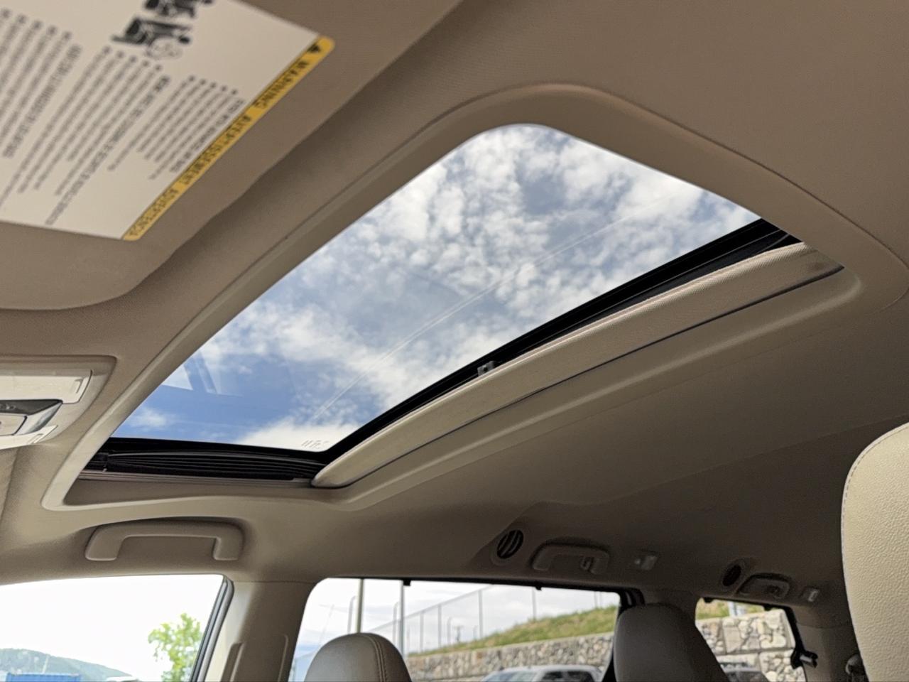 2015 Toyota Sienna XLE Limited Photo