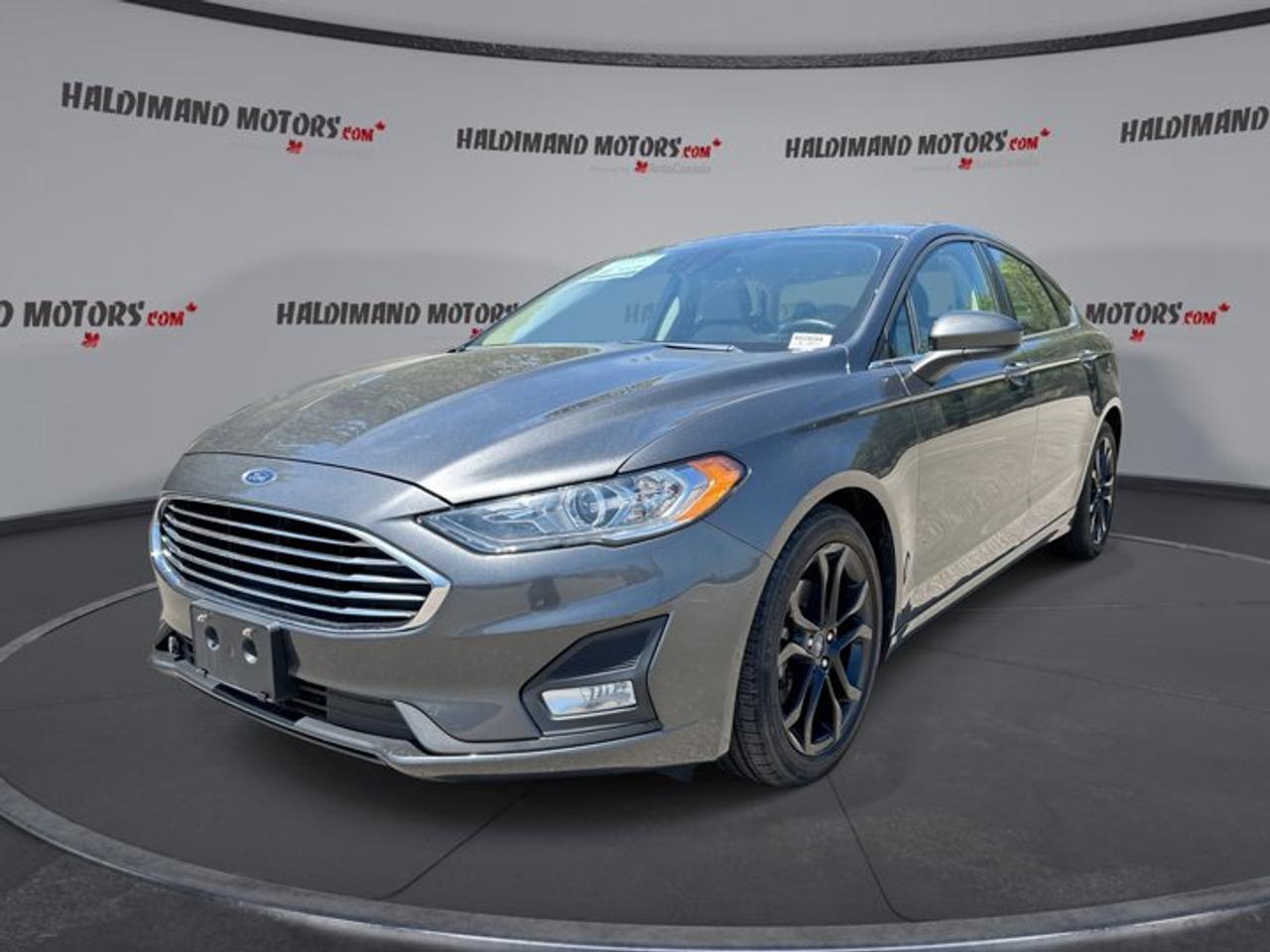 2020 Ford Fusion SE FWD | No Accidents Photo0