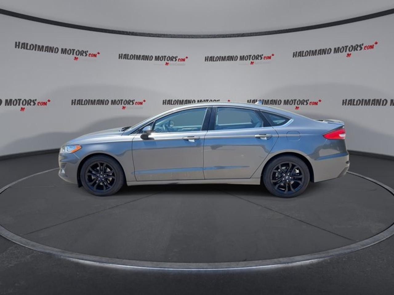 2020 Ford Fusion SE FWD | No Accidents Photo
