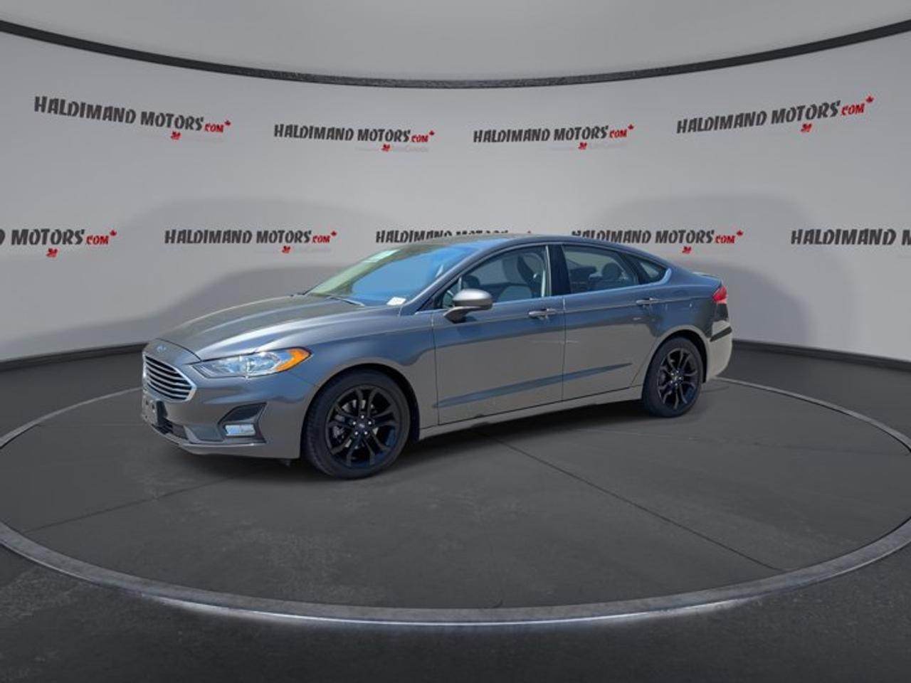 2020 Ford Fusion SE FWD | No Accidents Photo
