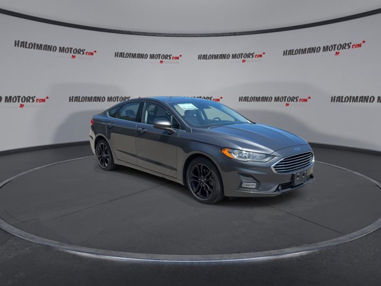 2020 Ford Fusion SE FWD | No Accidents Photo