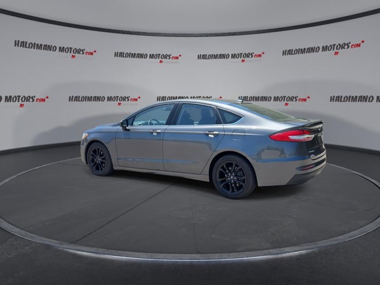 2020 Ford Fusion SE FWD | No Accidents Photo