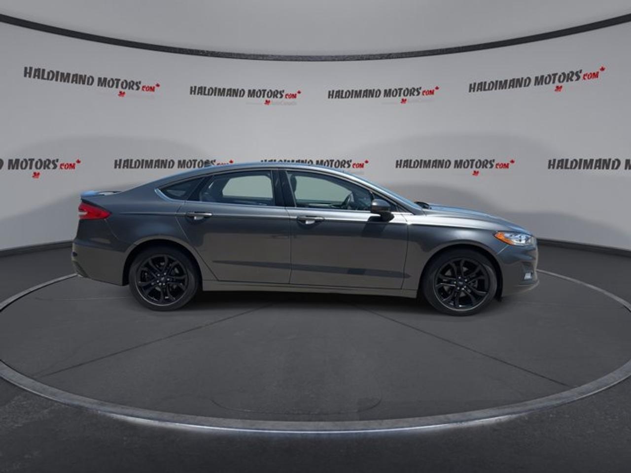 2020 Ford Fusion SE FWD | No Accidents Photo