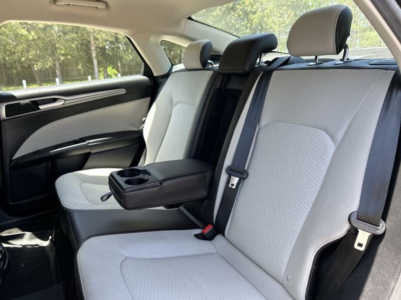 2020 Ford Fusion SE FWD | No Accidents Photo