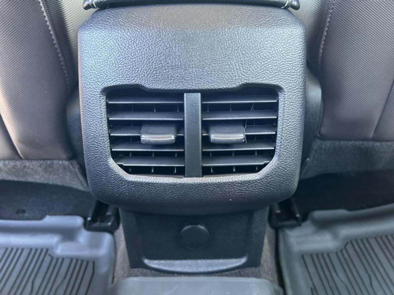 2020 Ford Fusion SE FWD | No Accidents Photo