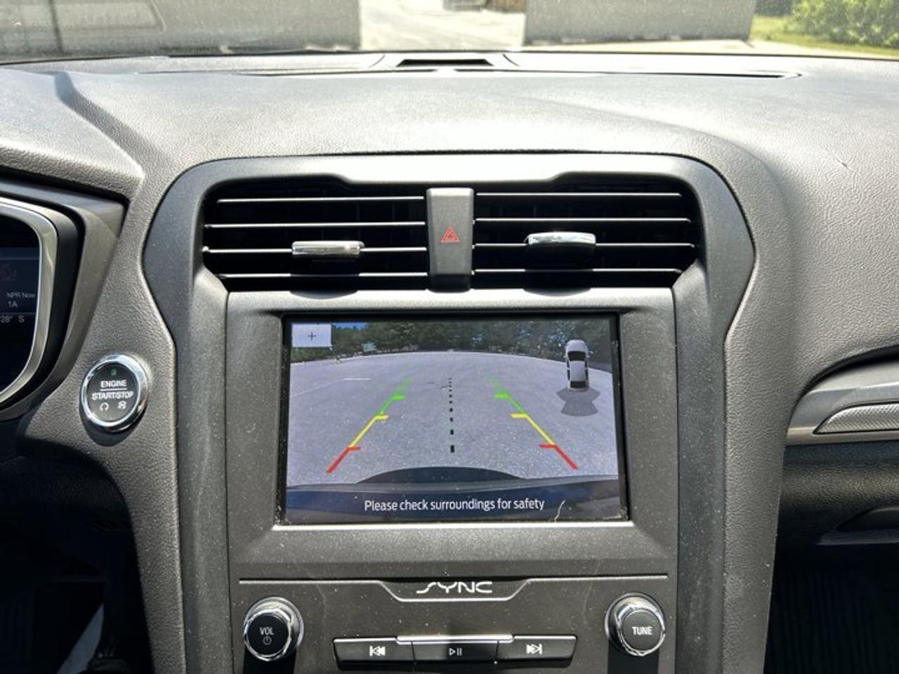 2020 Ford Fusion SE FWD | No Accidents Photo