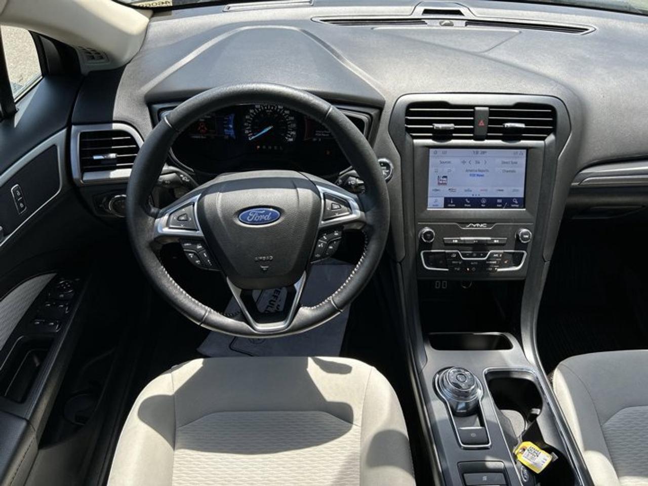 2020 Ford Fusion SE FWD | No Accidents Photo