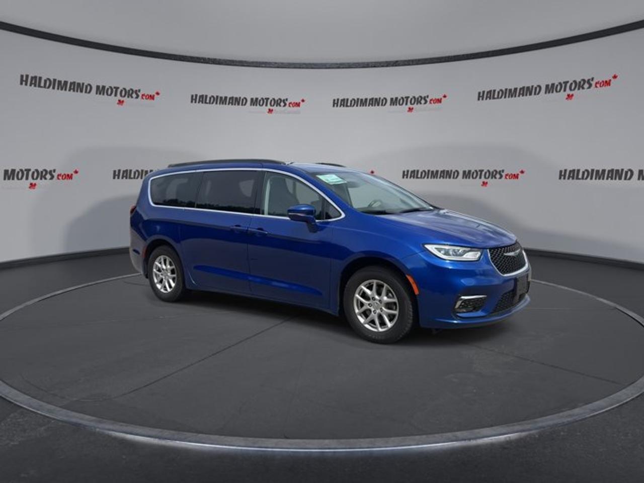 2021 Chrysler Pacifica Touring FWD | No Accidents | Heated Steering Photo