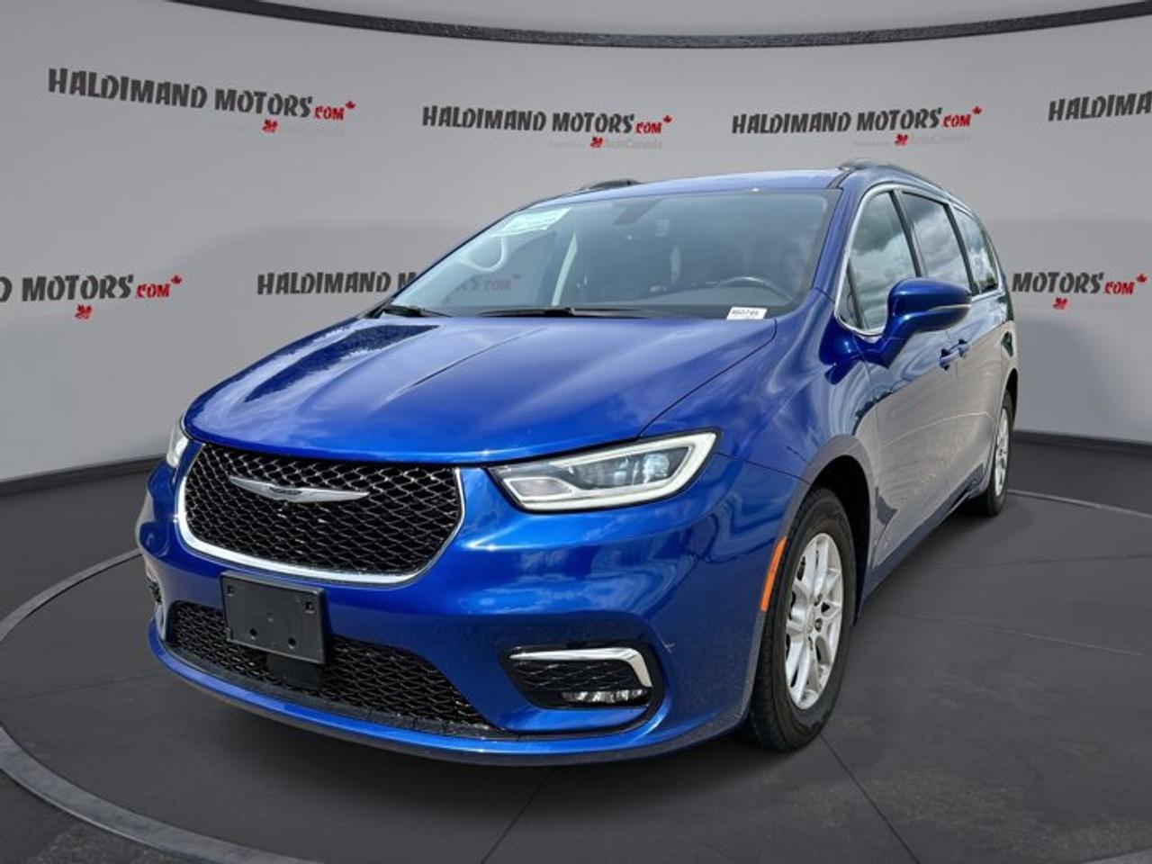 2021 Chrysler Pacifica Touring FWD | No Accidents | Heated Steering Photo0