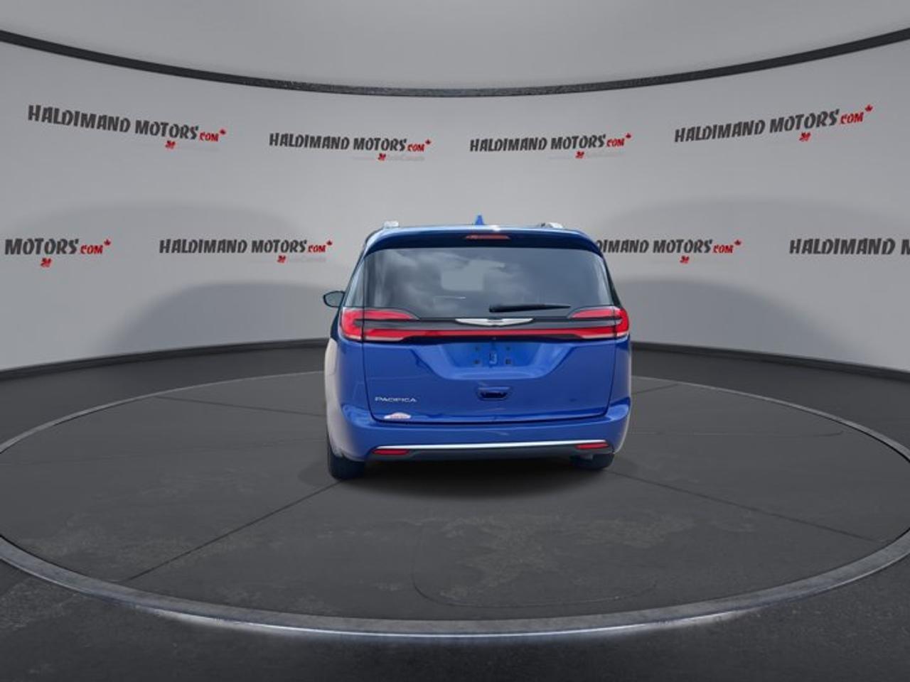 2021 Chrysler Pacifica Touring FWD | No Accidents | Heated Steering Photo