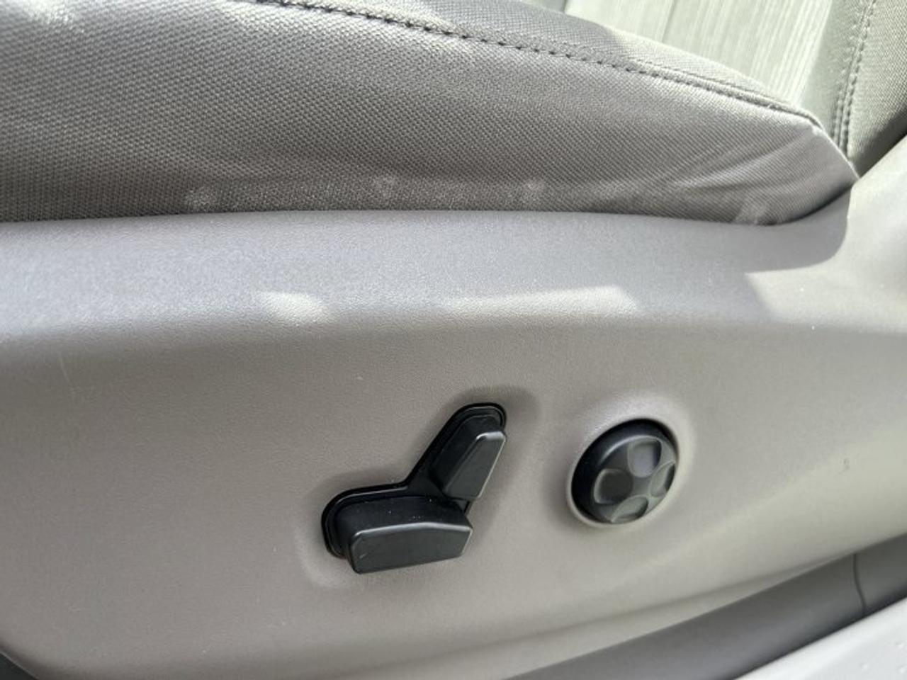 2021 Chrysler Pacifica Touring FWD | No Accidents | Heated Steering Photo