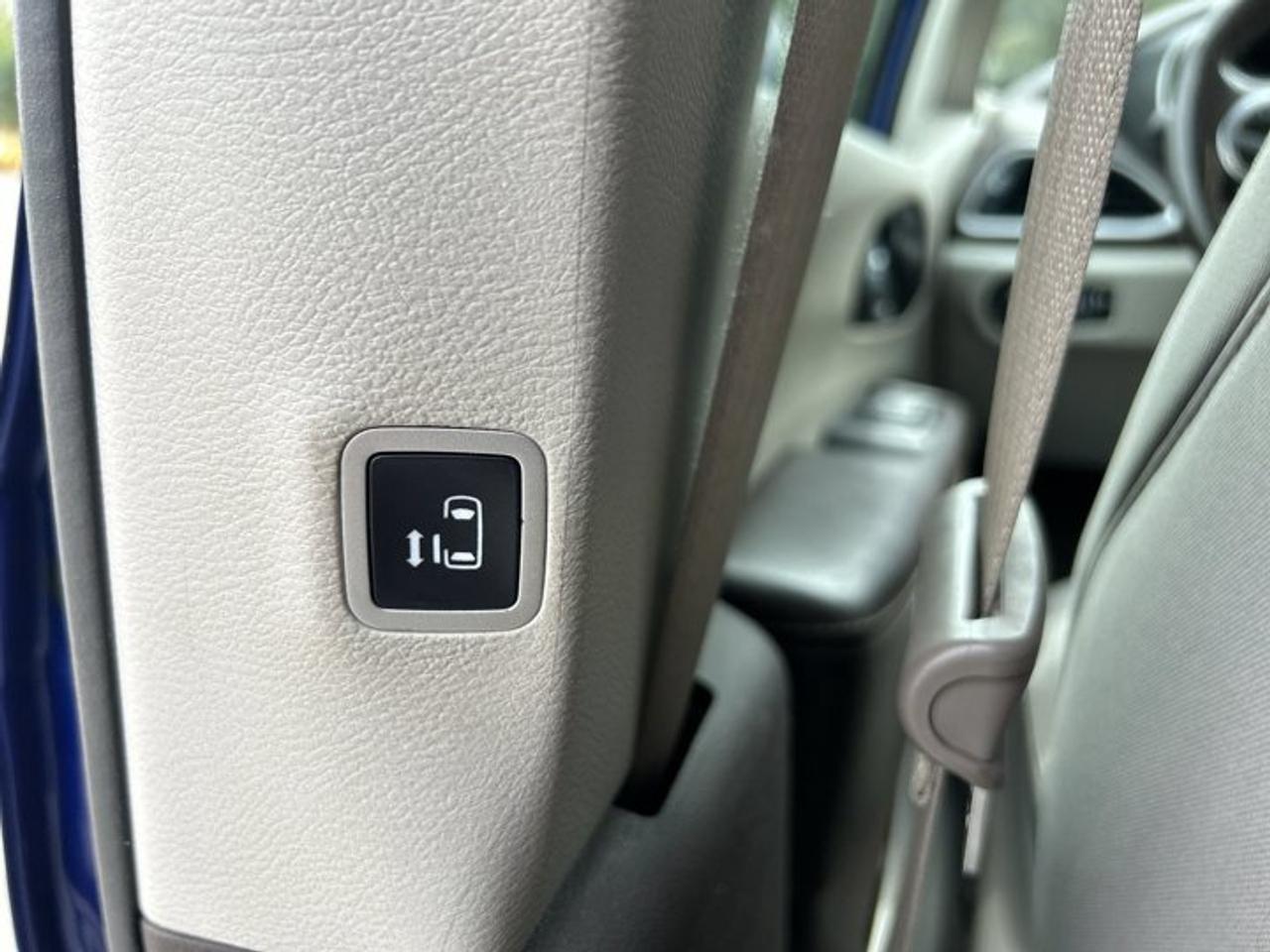 2021 Chrysler Pacifica Touring FWD | No Accidents | Heated Steering Photo