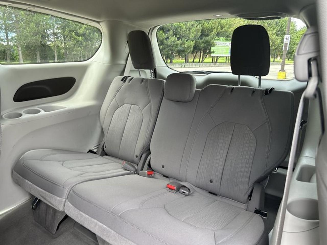 2021 Chrysler Pacifica Touring FWD | No Accidents | Heated Steering Photo
