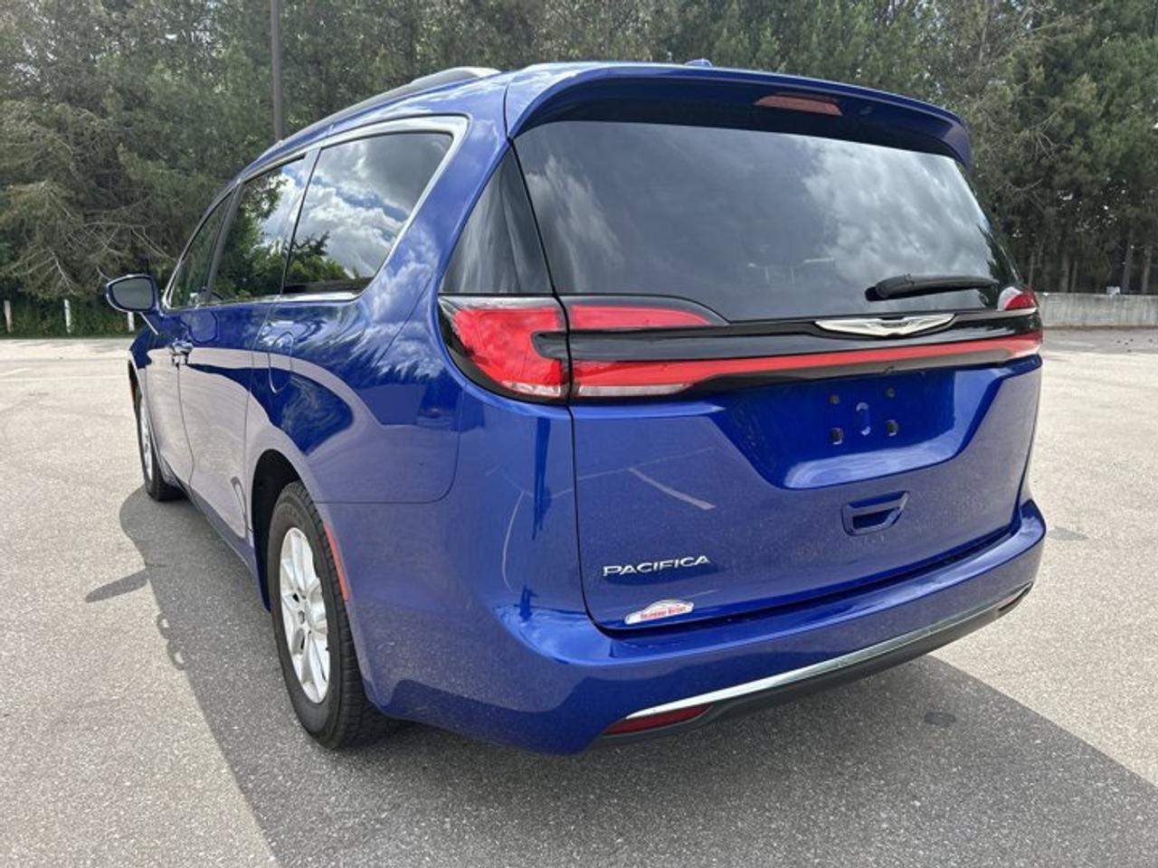 2021 Chrysler Pacifica Touring FWD | No Accidents | Heated Steering Photo