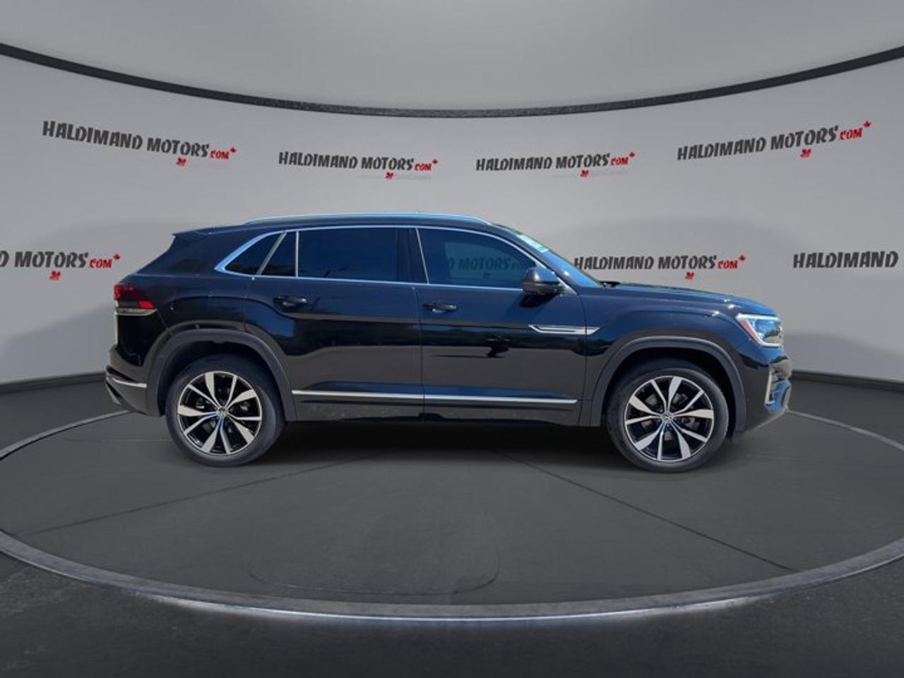 2025 Volkswagen Atlas Cross Sport Execline 4WD | No Accidents | Panoramic Sunroof | Leather Seats Photo