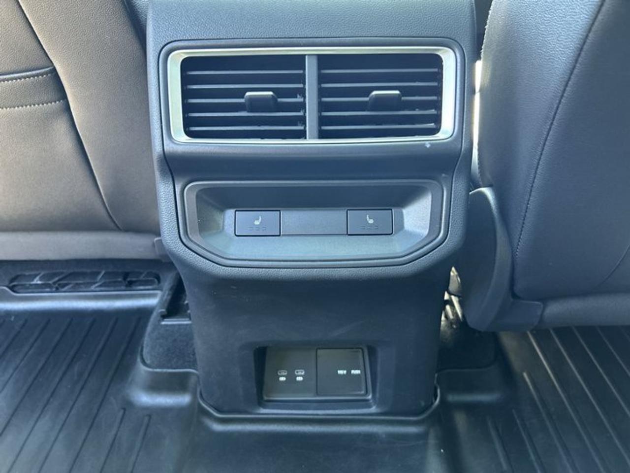 2025 Volkswagen Atlas Cross Sport Execline 4WD | No Accidents | Panoramic Sunroof | Leather Seats Photo
