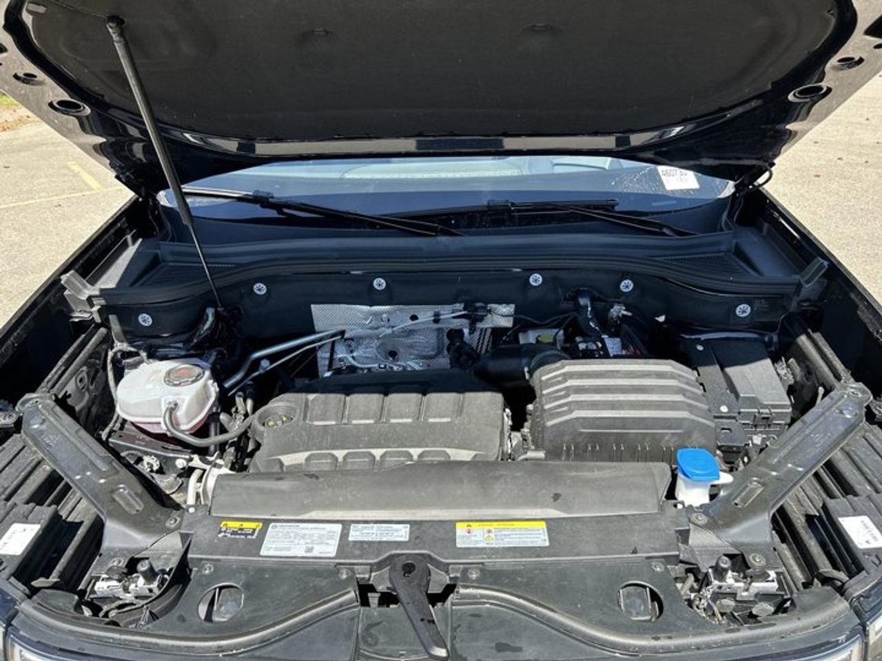 2025 Volkswagen Atlas Cross Sport Execline 4WD | No Accidents | Panoramic Sunroof | Leather Seats Photo