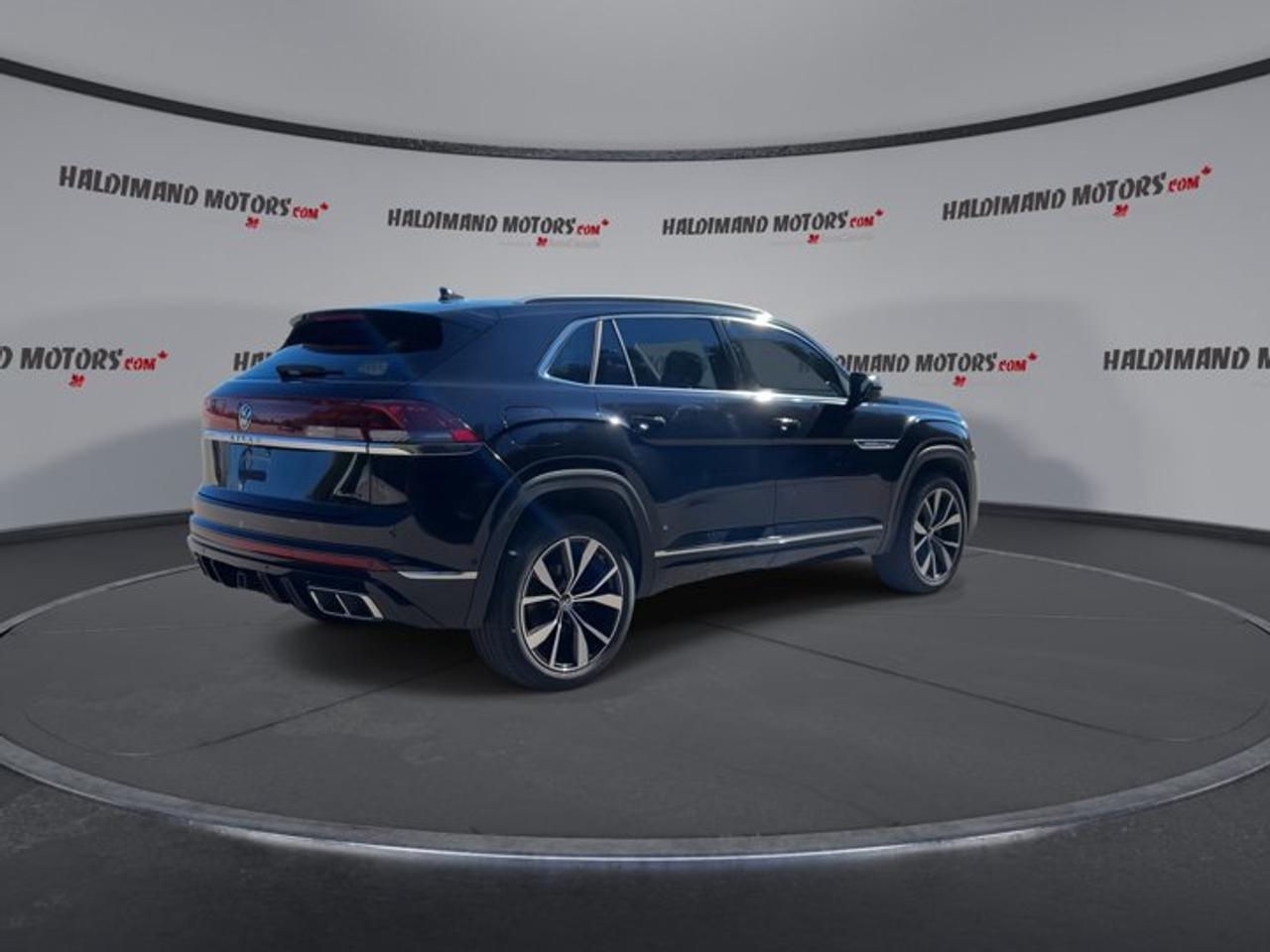 2025 Volkswagen Atlas Cross Sport Execline 4WD | No Accidents | Panoramic Sunroof | Leather Seats Photo