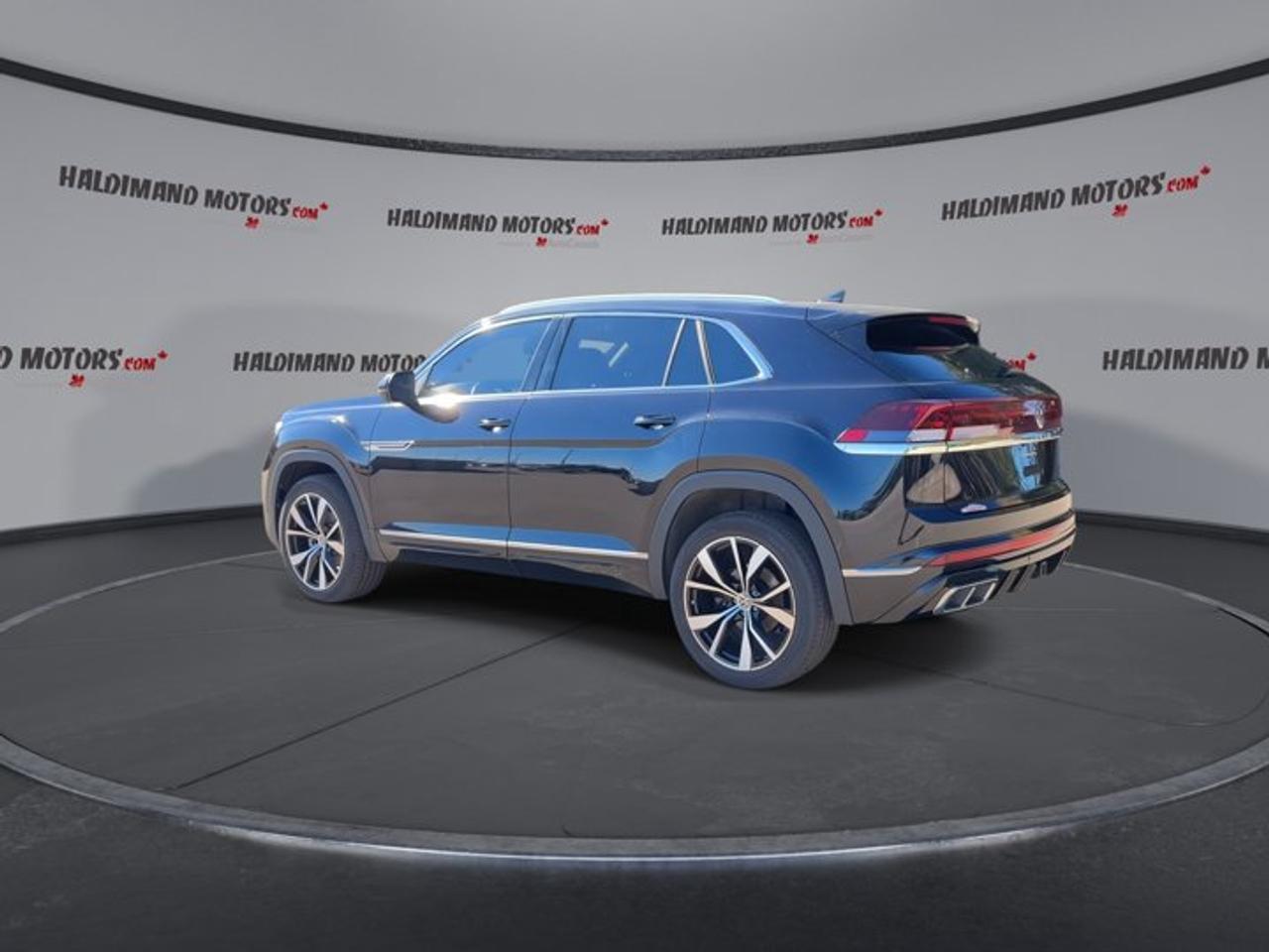 2025 Volkswagen Atlas Cross Sport Execline 4WD | No Accidents | Panoramic Sunroof | Leather Seats Photo