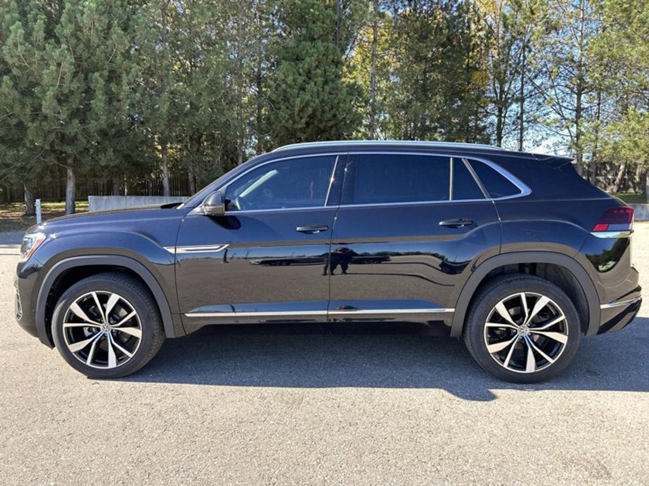 2025 Volkswagen Atlas Cross Sport Execline 4WD | No Accidents | Panoramic Sunroof | Leather Seats Photo