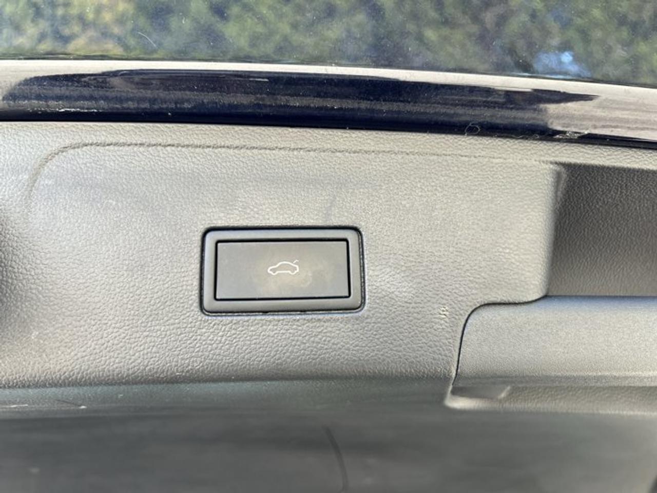 2025 Volkswagen Atlas Cross Sport Execline 4WD | No Accidents | Panoramic Sunroof | Leather Seats Photo