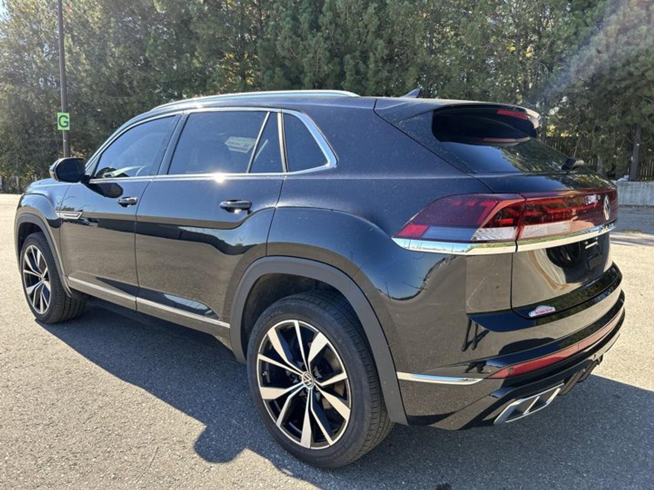 2025 Volkswagen Atlas Cross Sport Execline 4WD | No Accidents | Panoramic Sunroof | Leather Seats Photo