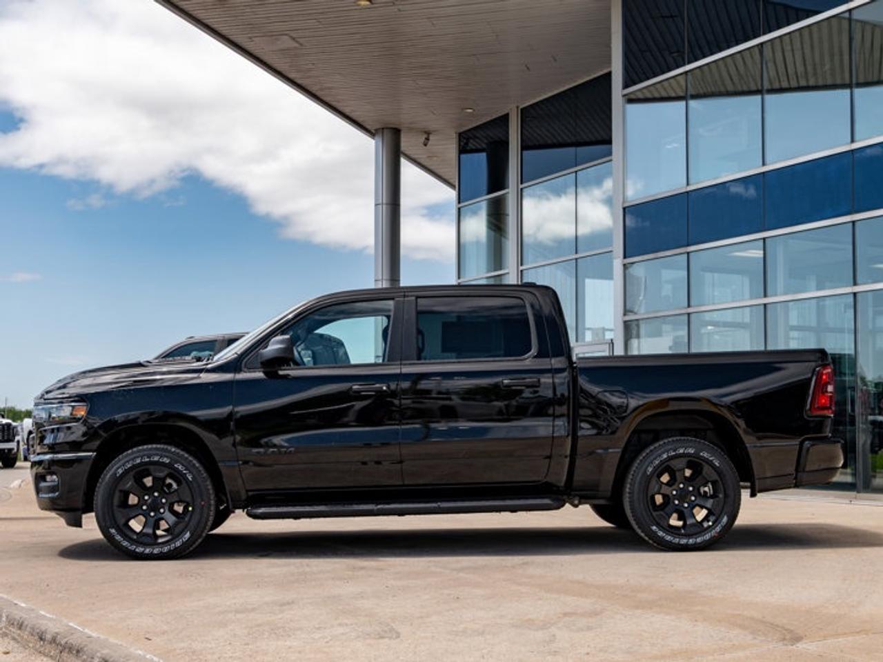 2026 RAM 1500 Express Photo4