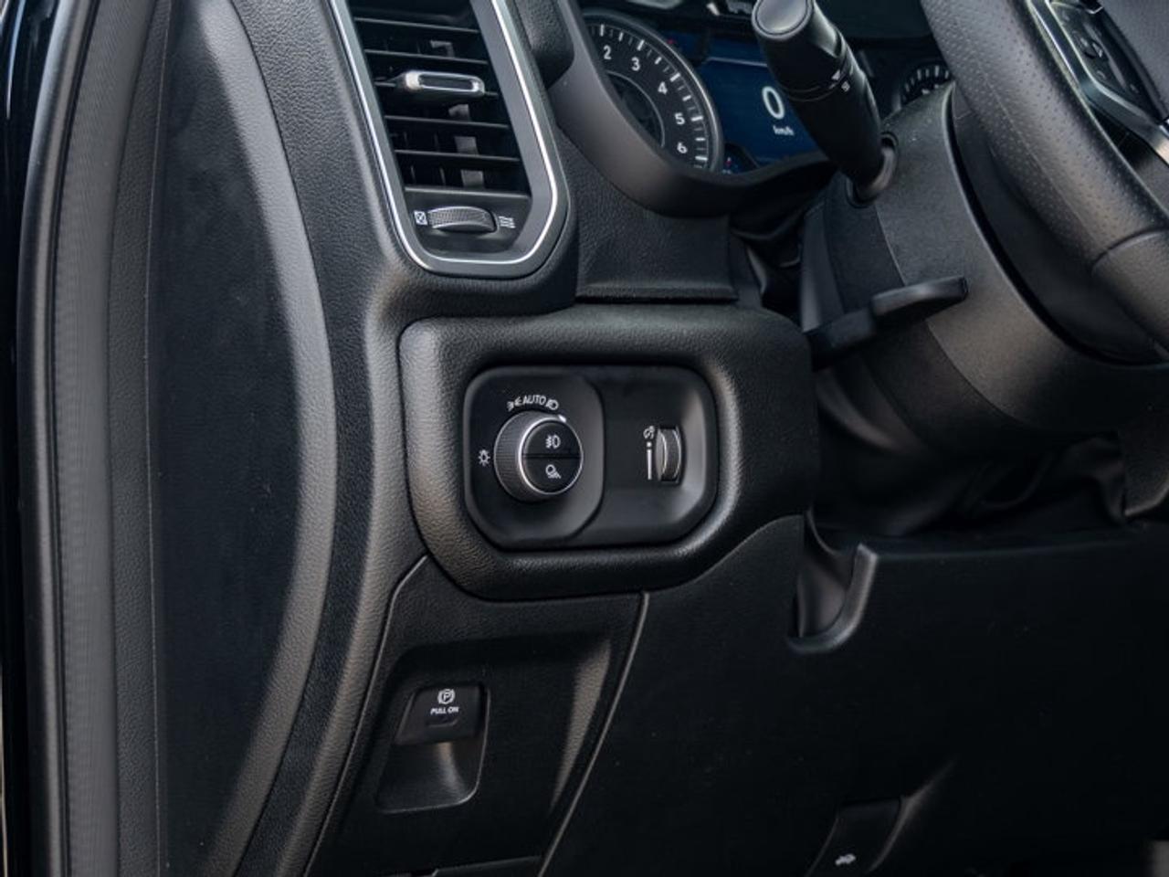 2026 RAM 1500 Express Photo