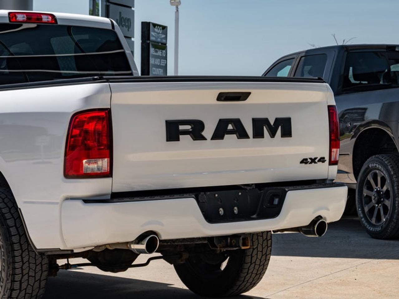 2020 RAM 1500 Classic EXPRESS Photo