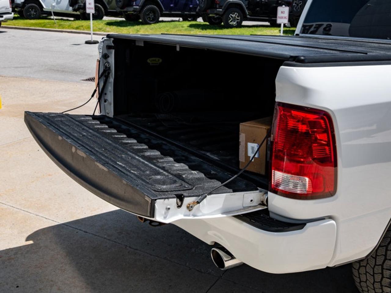 2020 RAM 1500 Classic EXPRESS Photo