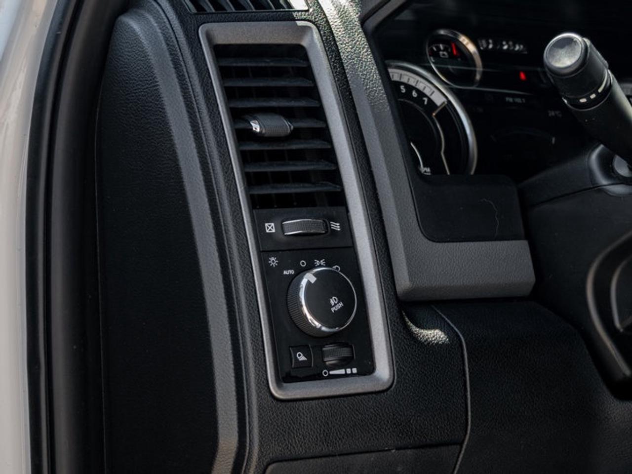 2020 RAM 1500 Classic EXPRESS Photo