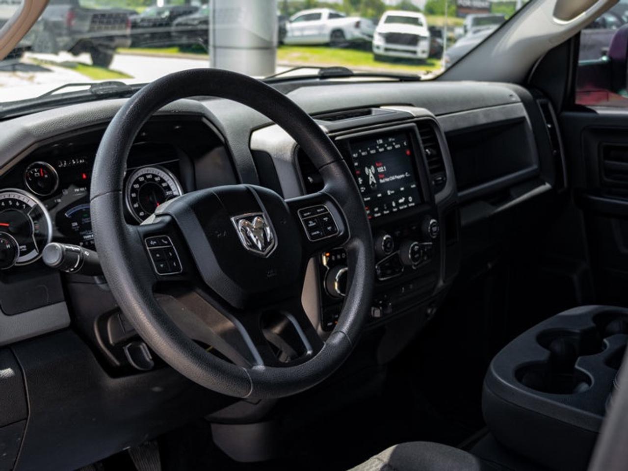2020 RAM 1500 Classic EXPRESS Photo