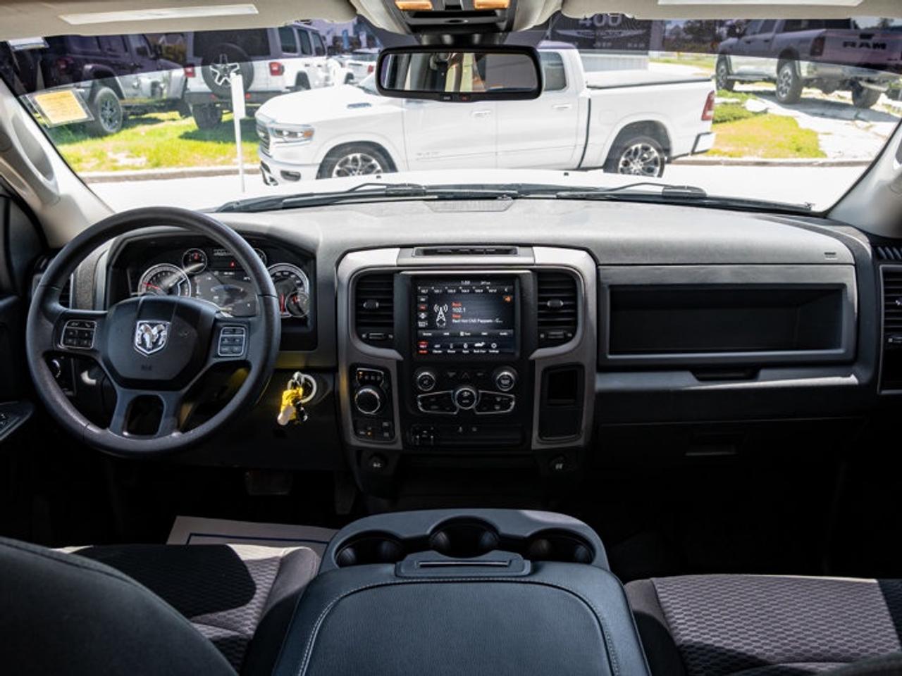 2020 RAM 1500 Classic EXPRESS Photo
