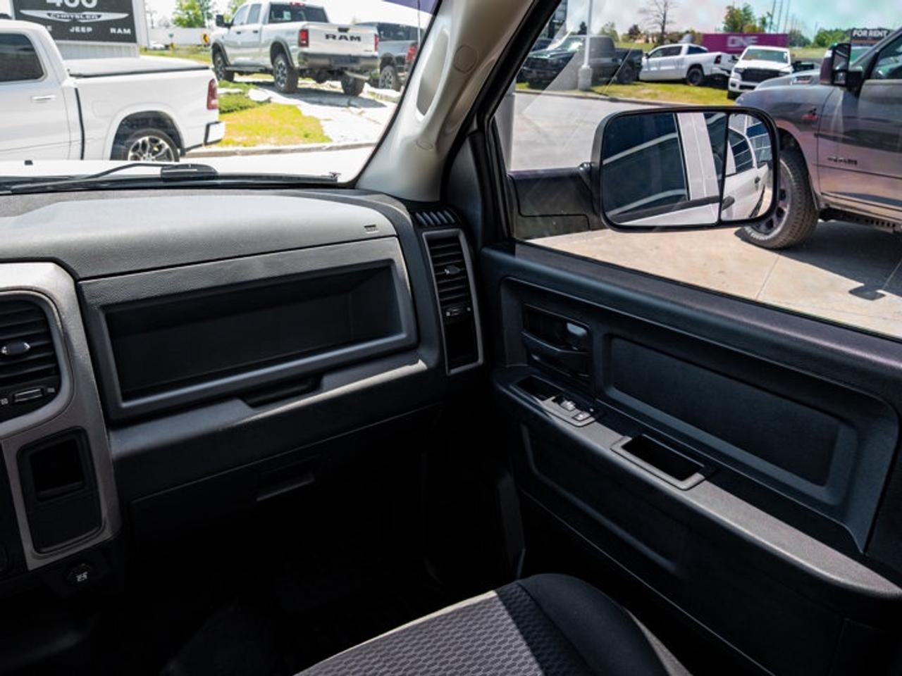2020 RAM 1500 Classic EXPRESS Photo