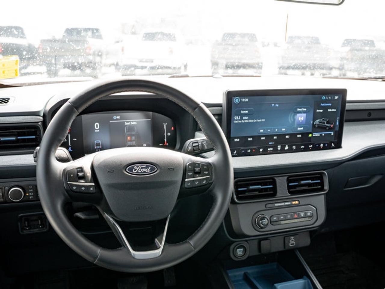 2025 Ford Maverick XLT Photo2