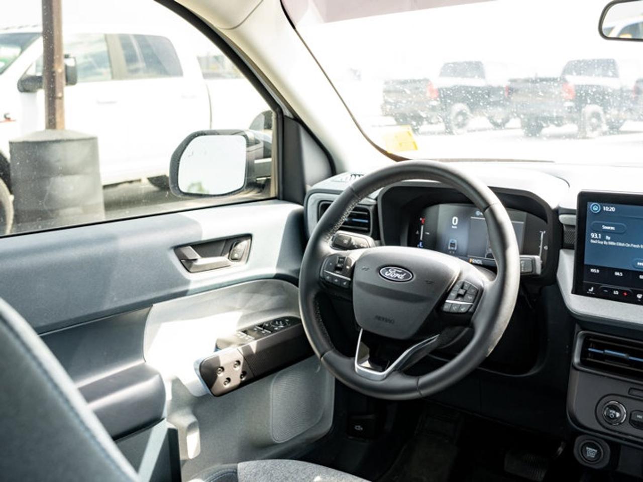 2025 Ford Maverick XLT Photo