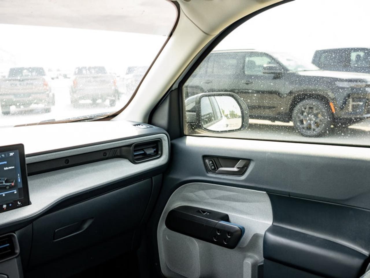 2025 Ford Maverick XLT Photo